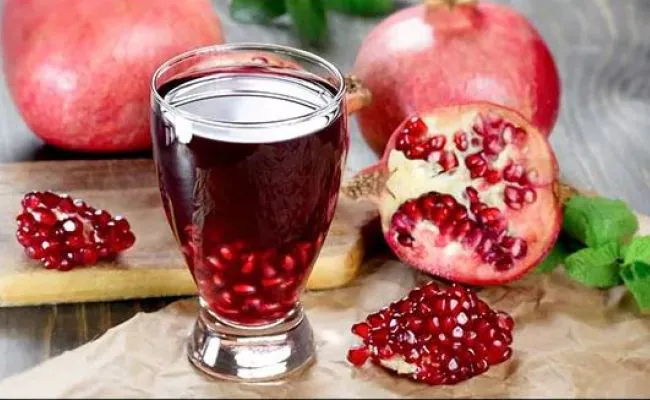 अनार का जूस (Pomegranate Juice)