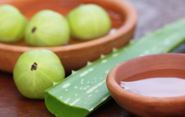 Amla and aloevera juice