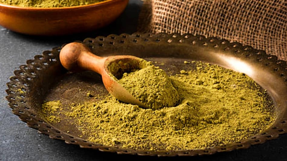 Mehndi and coffee paste